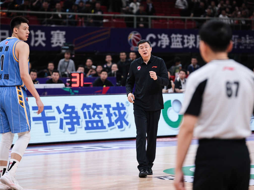 他以其迅猛 他以其迅猛